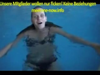 Anna Steht Auf dirty film Im Schwimmbad